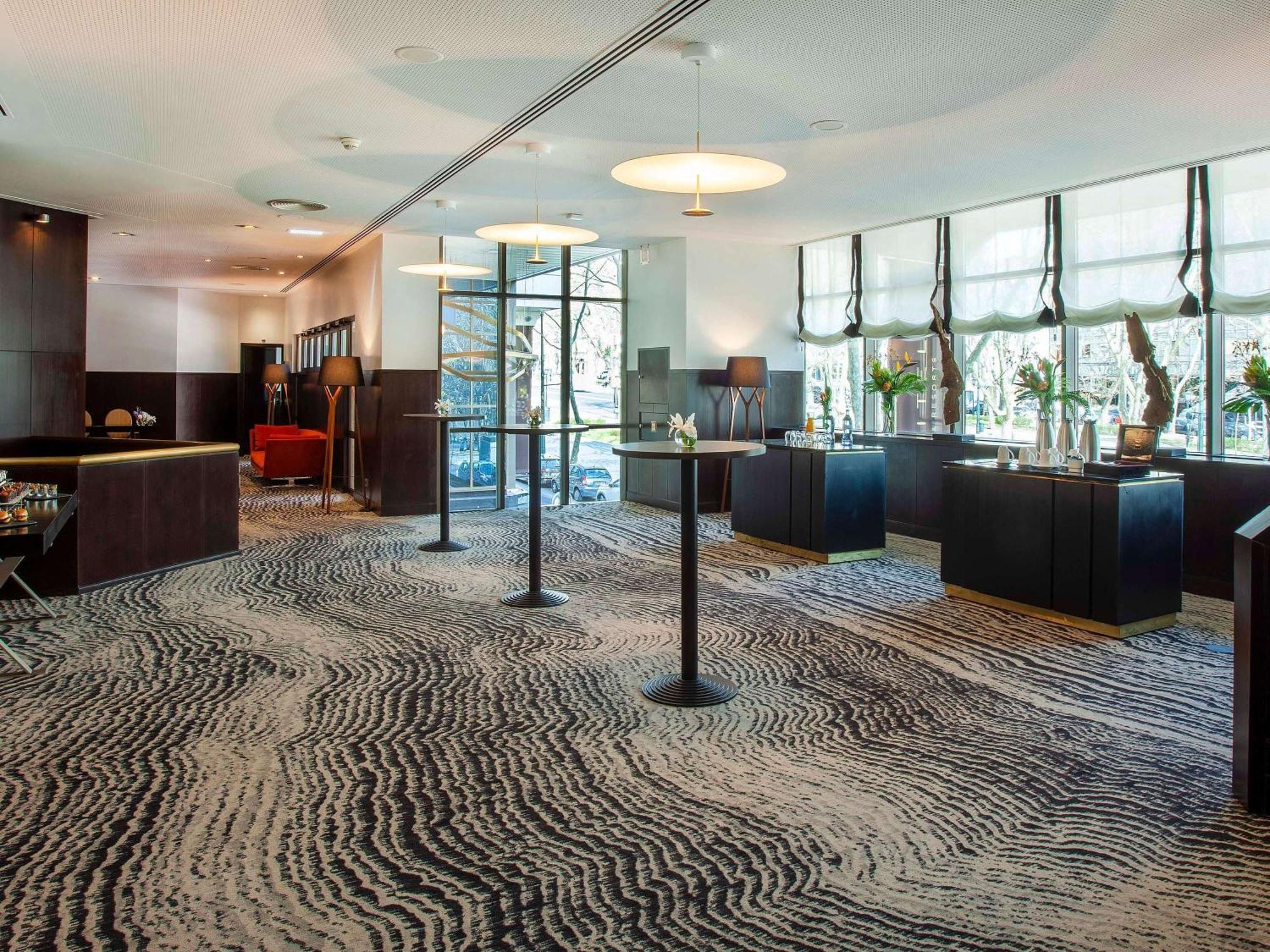 Отель Sofitel Lisbon Liberdade Экстерьер фото