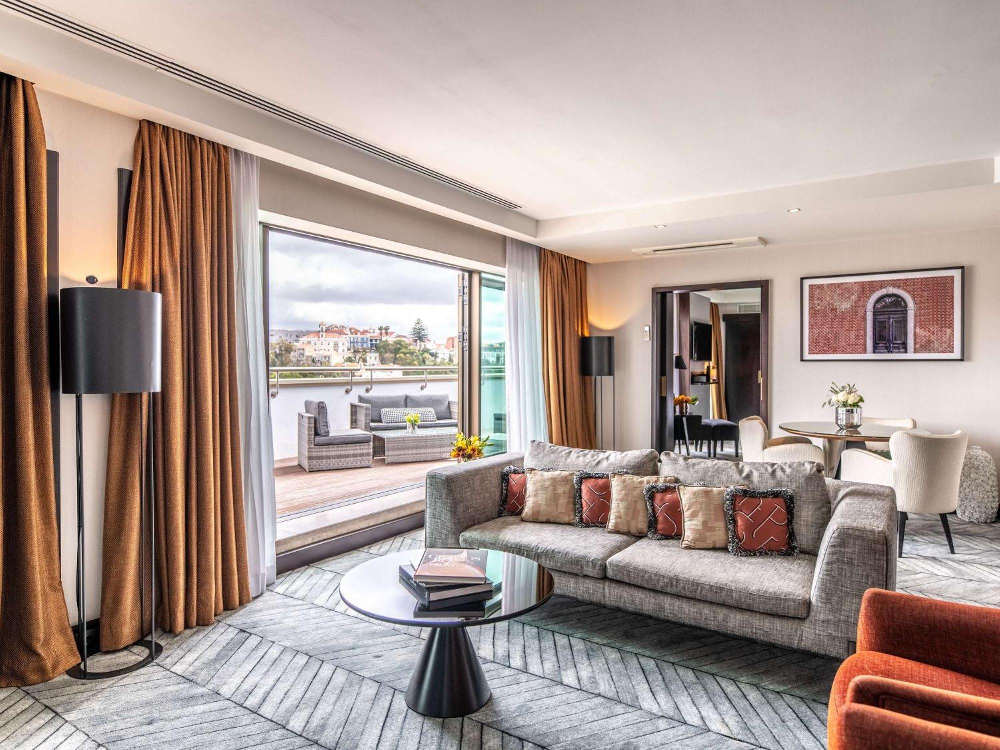 Отель Sofitel Lisbon Liberdade Экстерьер фото